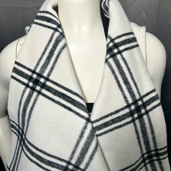 THE IMPECCABLE PIG SLEEVELESS BLACK AND WHITE WRAP  S - Picture 3 of 16